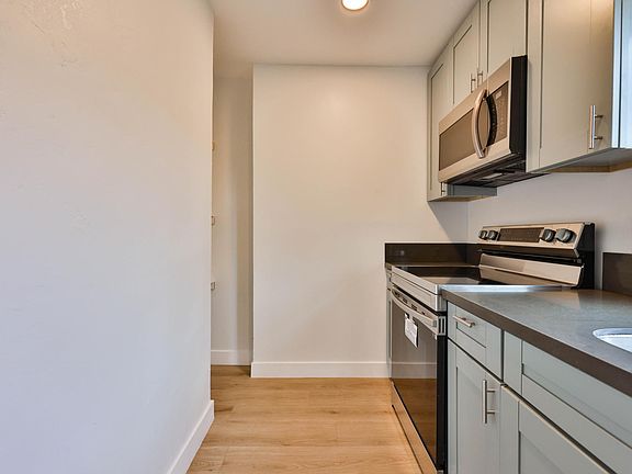 3rd image of 3762 Louisiana St #1/4
