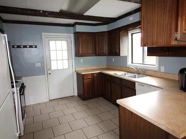 960 Dayton St SW #1 — Photo 3