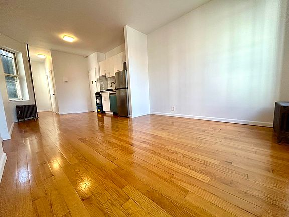 4th image of 217 Avenue A APT 4rn