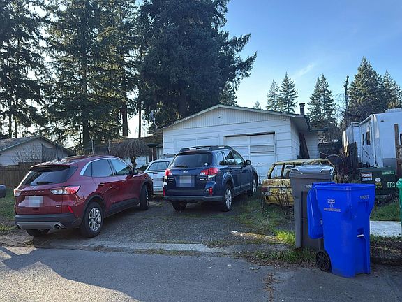 2nd image of 1631 SE 146th Pl