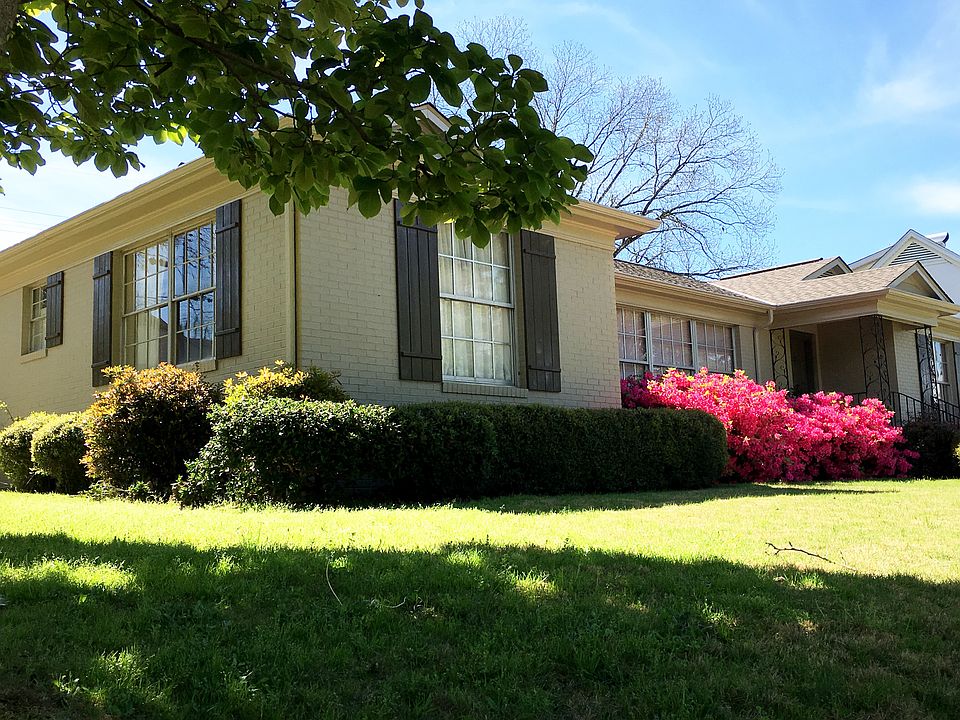 2nd image of 11C Country Club Hls