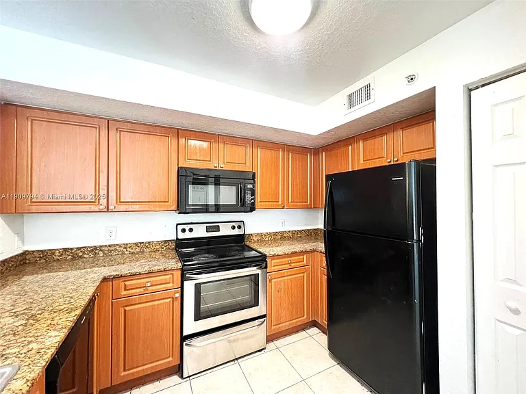 13820 NE 3rd Ct #109 — Photo 3