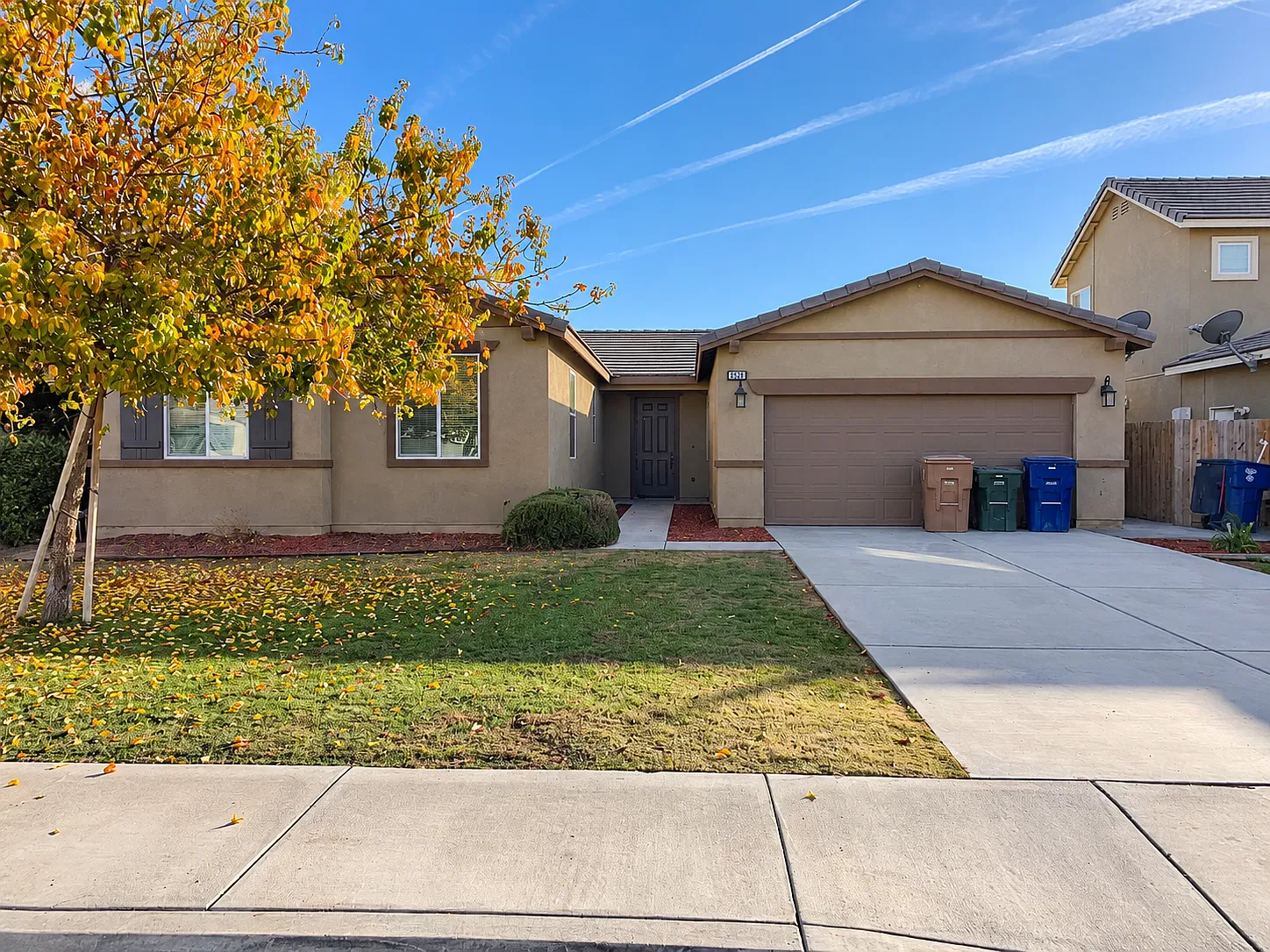 4 bed, 1939 sqft, $2,549 — Photo 1