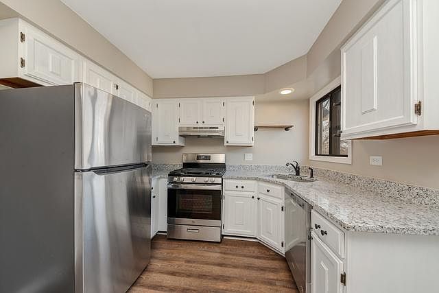 1st image of 8304 Oak Leaf Dr APT 904