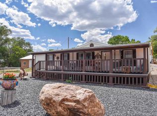 6 Saint Anthonys Rd, Questa, NM 87556