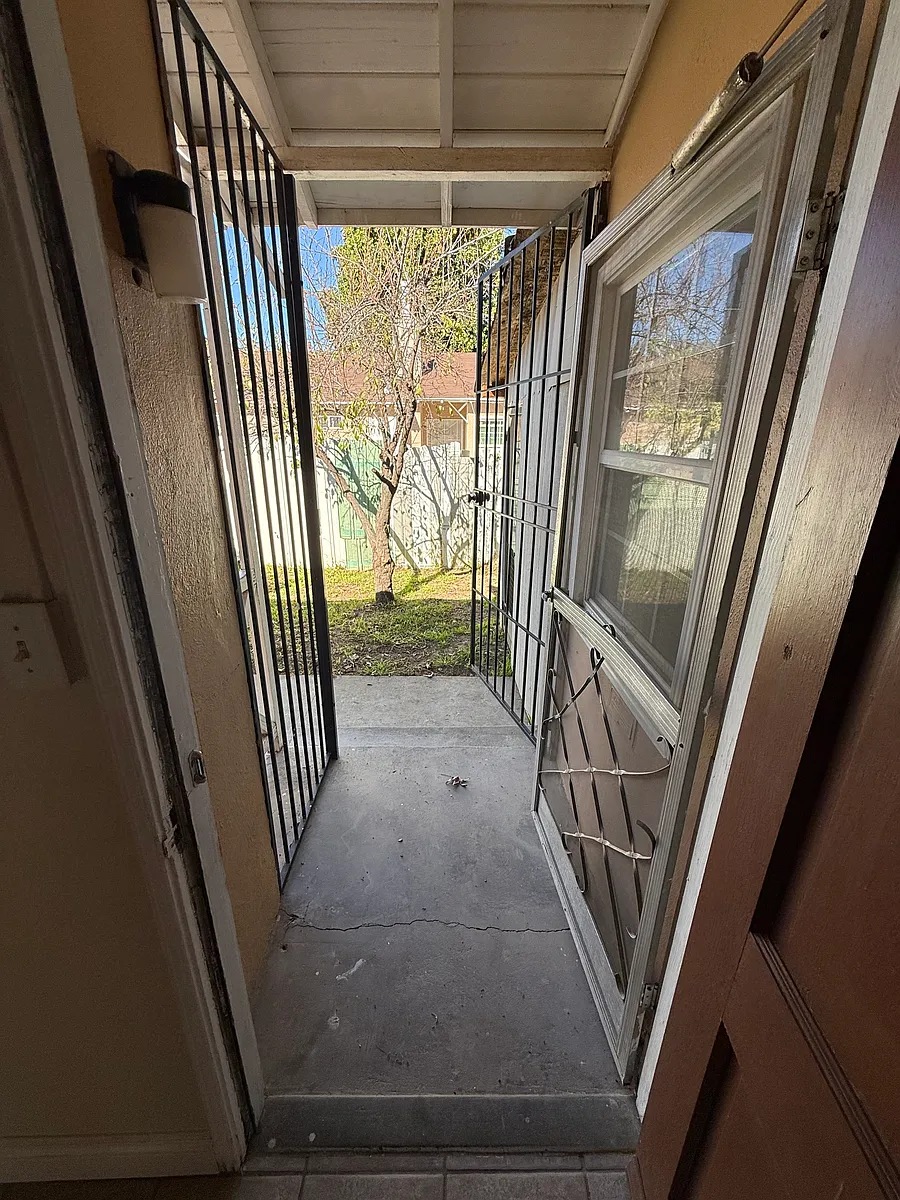 Building Photo - 3969 Everest Ave #1