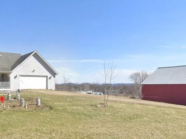 S3552 County Road P, Fountain City, WI 54629