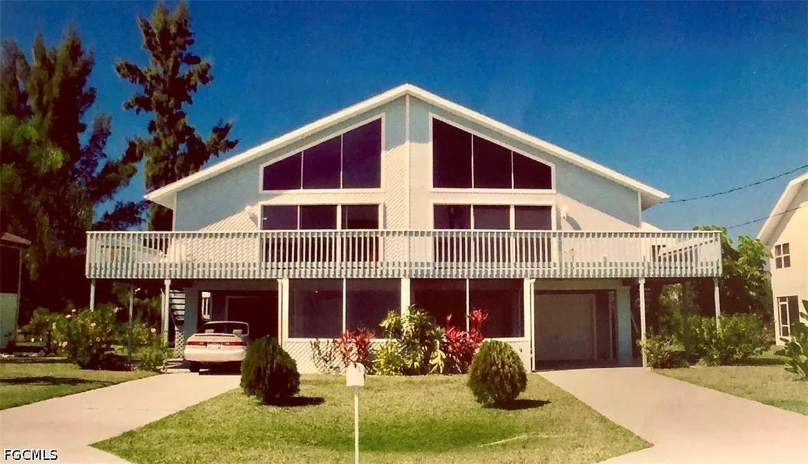 2 bed, 2.0 bath, 1010 sqft, $2,400 — Photo 1