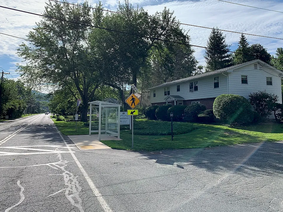 39 Old Amherst Rd #B1