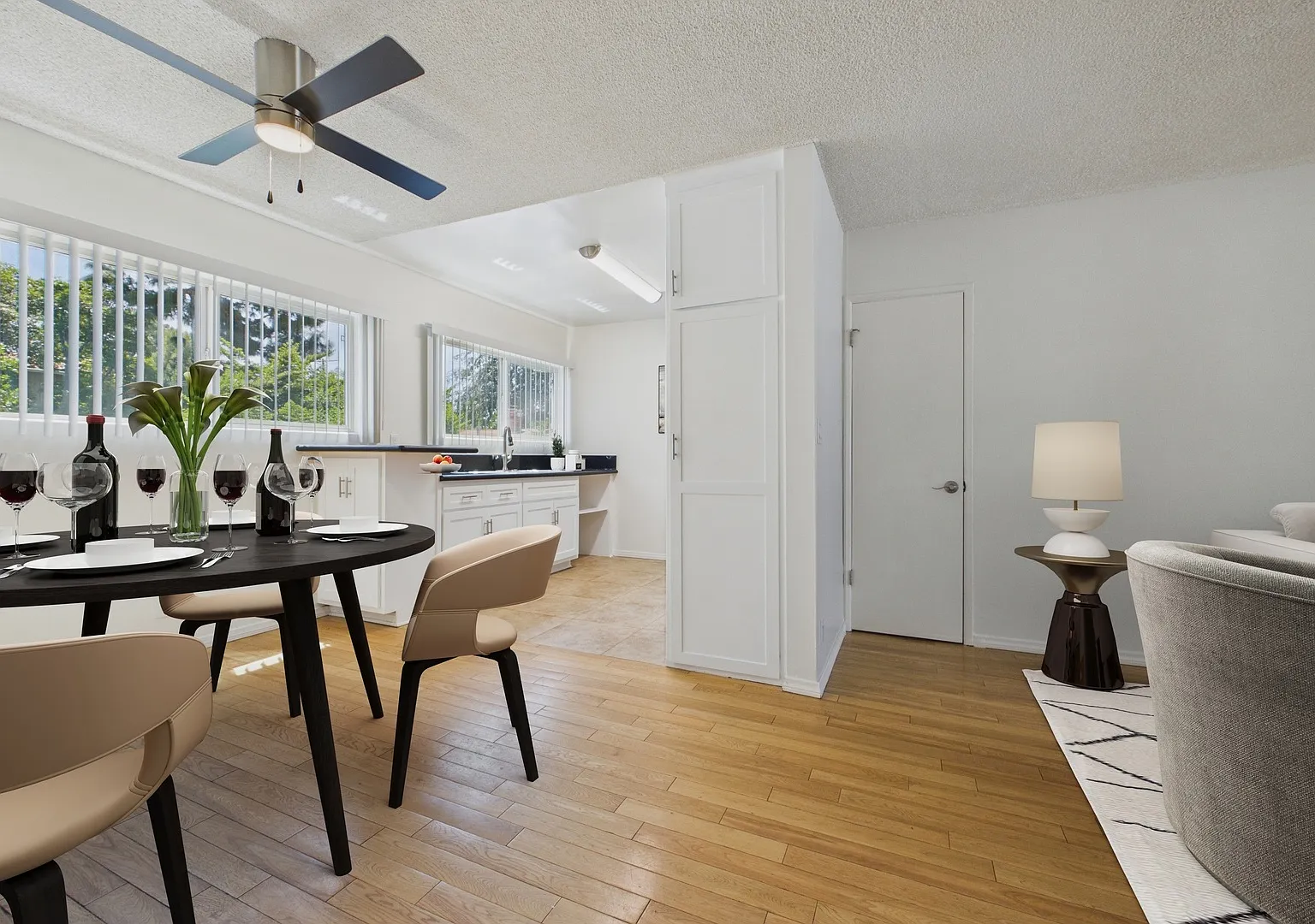 13060 Burbank Blvd. Apartments — Photo 3