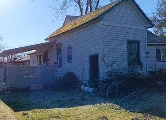 3rd image of 312 Maple St