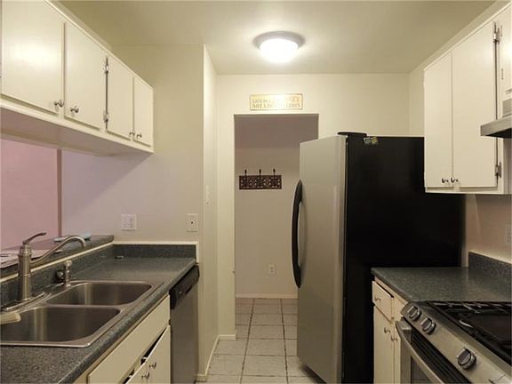4th image of 3215 Village Park Dr