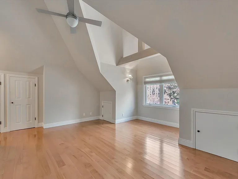 811 College Ave — Photo 35