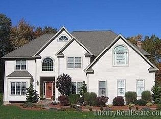 8 Winton Farm Rd, Newtown, CT 06470