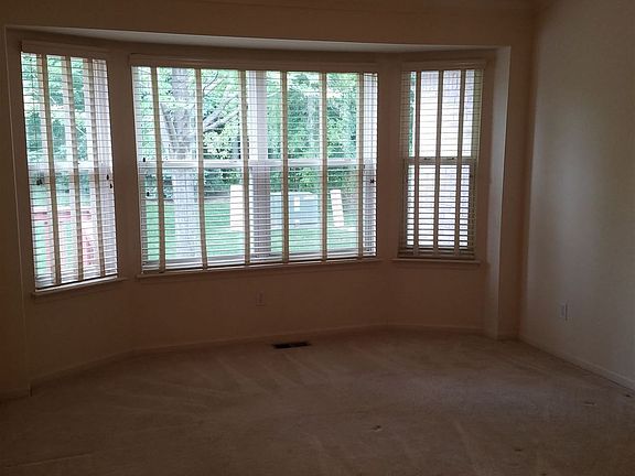 4th image of 22857 Woodcreek Dr
