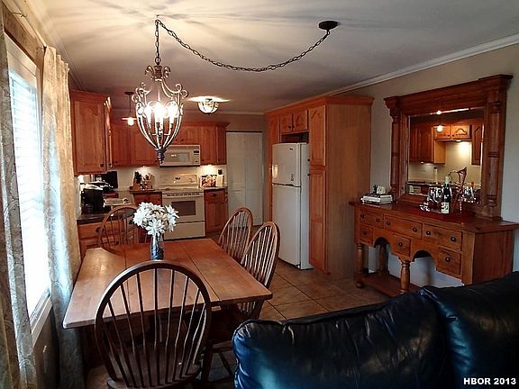 4th image of 1831 Bliss Ave