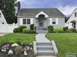 113 Becker Ave, Rochelle Park, NJ 07662