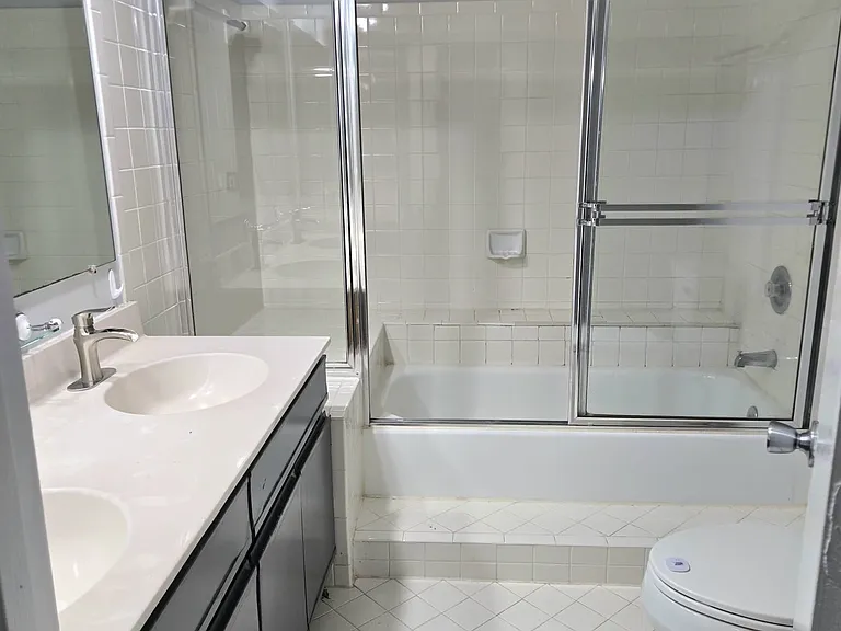 3315 Sir Thomas Dr #33 — Photo 8