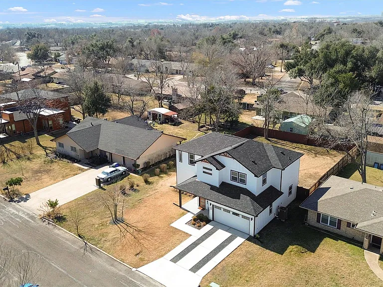 2307 Lathan Ln — Photo 20