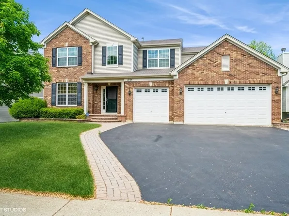 1034 Galena Dr, Volo, IL 60073