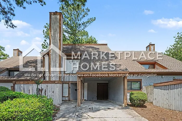 3 bed, 2.5 bath, 2077 sqft, $1,745 — Photo 2