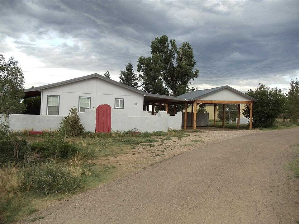 2nd image of 697 Harlan Rd