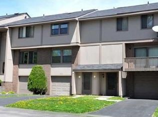 322 Ridge Point Cir, Bridgeville, PA 15017