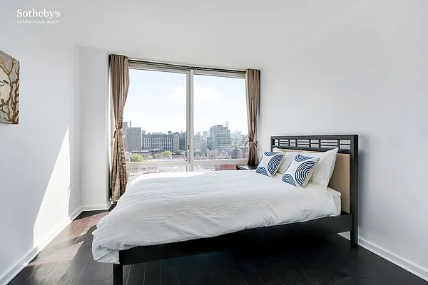 Rented by Sotheby's International Realty | media 14