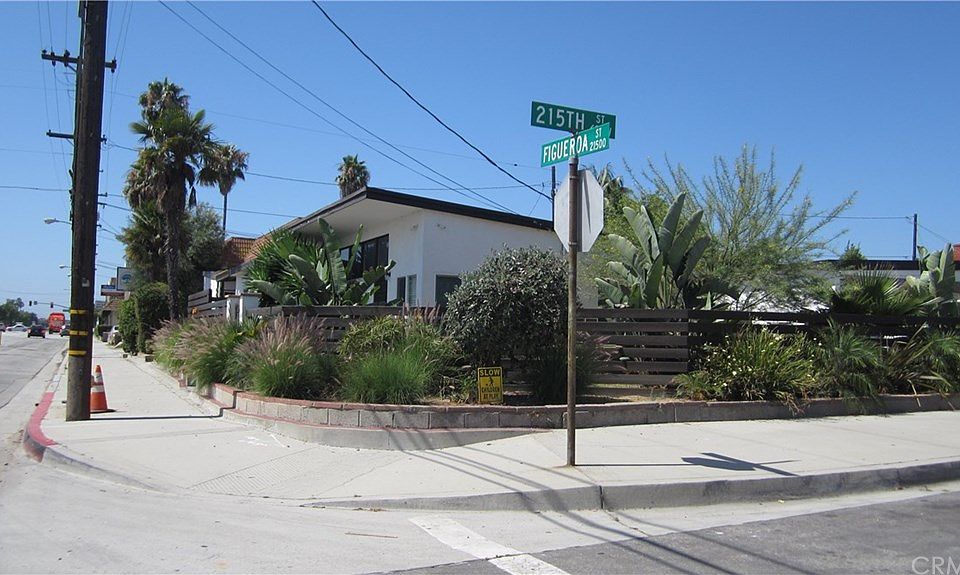 2nd image of 21509 Figueroa St