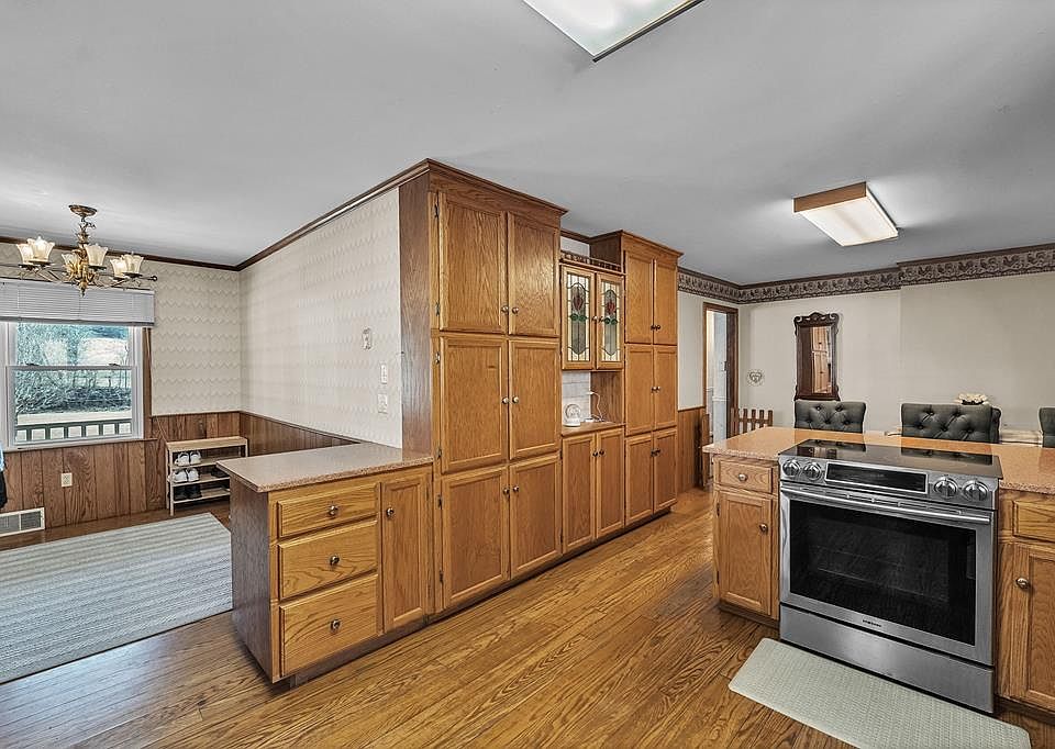 28th image of this home