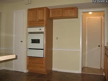 4th image of 953 Newberry Ave
