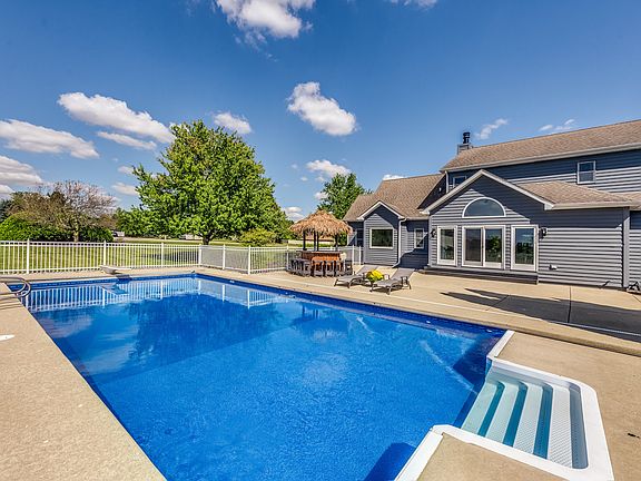 2nd image of 6N202 Prairie Valley Dr