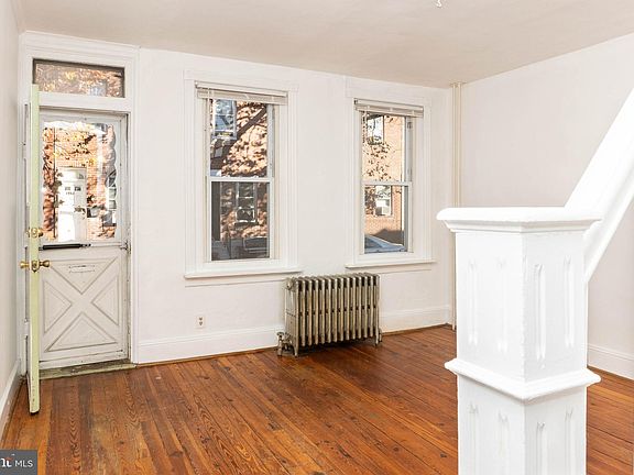 5th image of 2842 Cantrell St