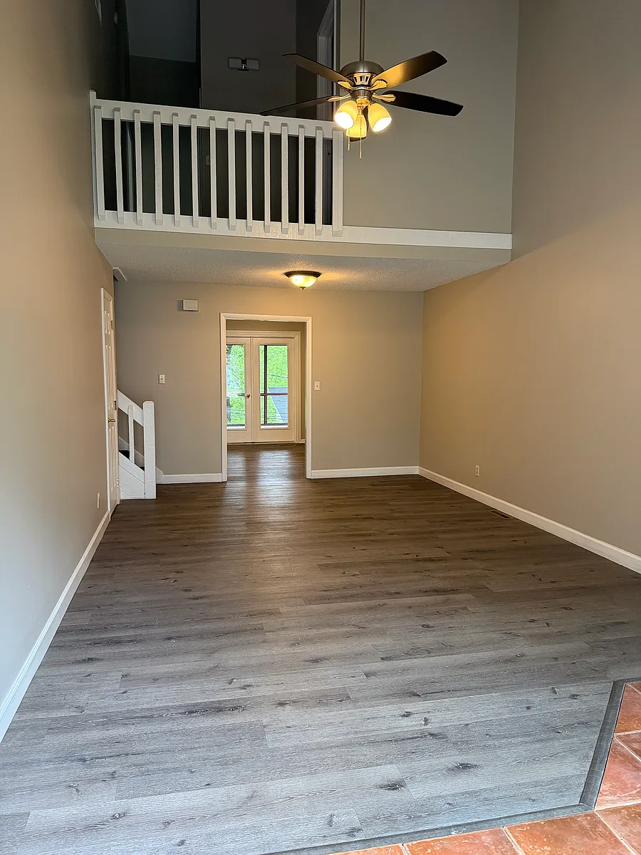 Building Photo - 5658 Riley St #A