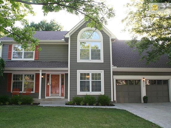 Home sits on lovely corner level lot with fenced back yard.  Walking distance to neighborhood pool.