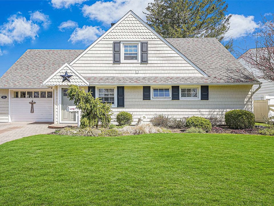 213 Loring Road, Levittown, NY 11756 Zillow