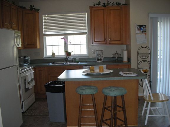 4th image of 5813 Drexal Ave