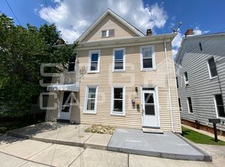 422 Locust St, Hanover, PA 17331