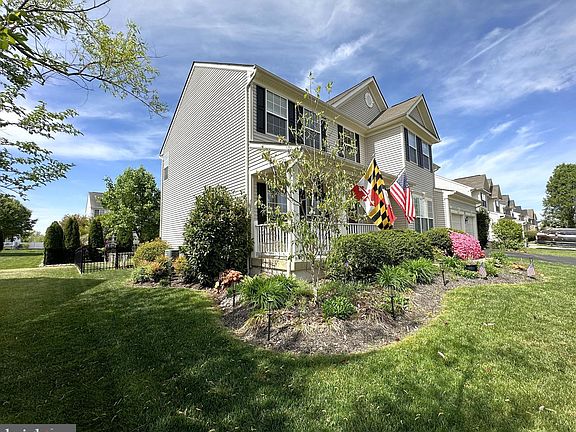 3rd image of 524 Brookfield Dr