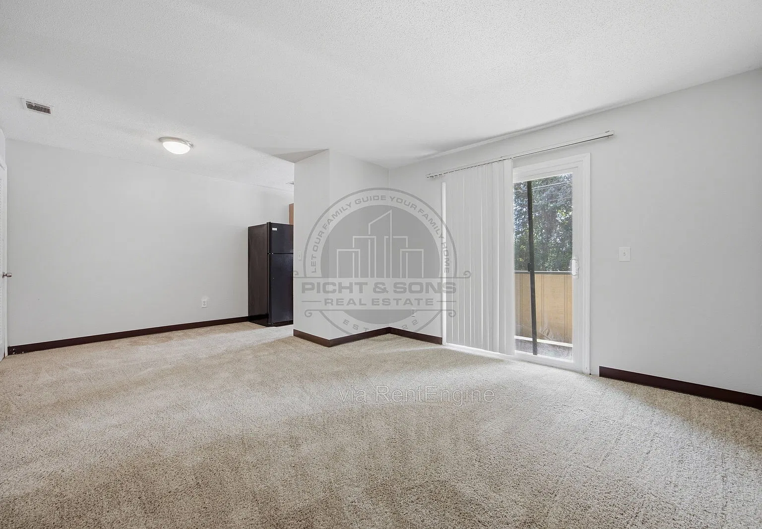 812 Richmond St — Photo 2