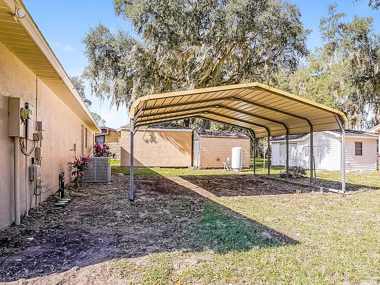 35221 W Griffin Dr — Photo 16