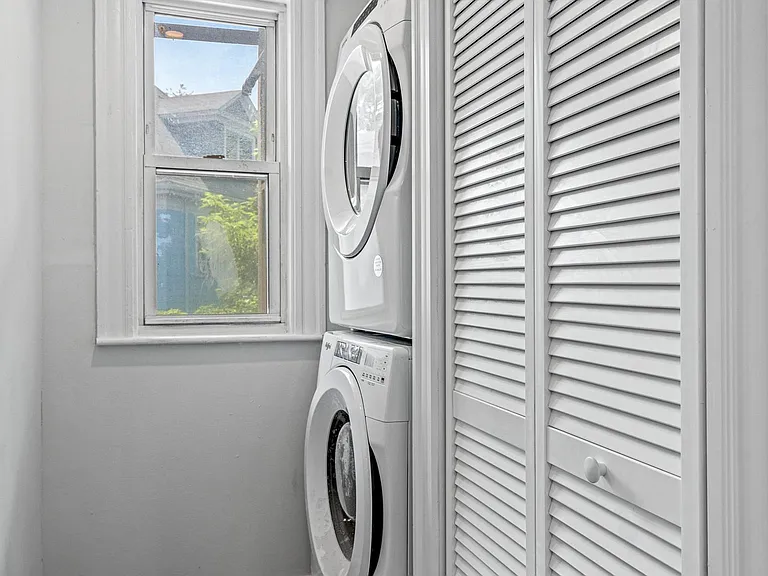79 Pleasant St #3 — Photo 6