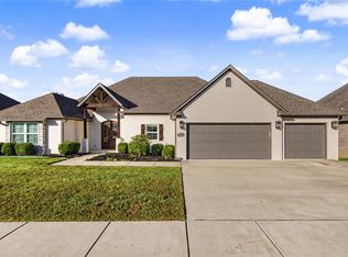 3736 E Spyglass Hill Dr, Fayetteville, AR 72701