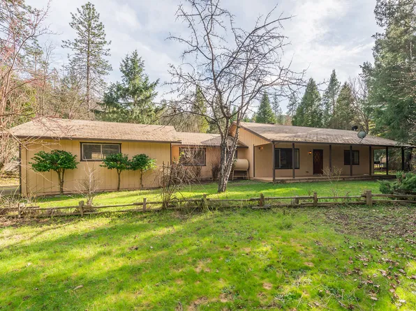 376 Mountain View Dr, Lewiston, CA 96052