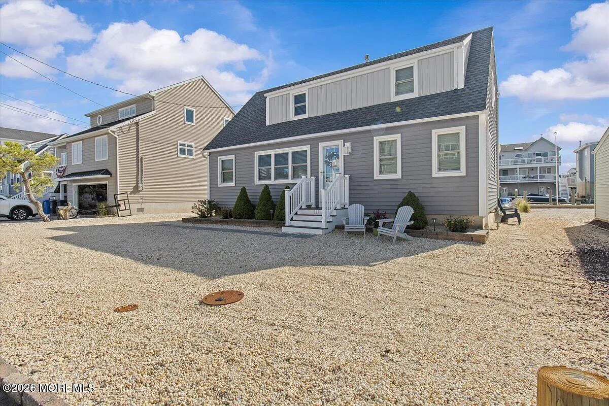 4 bed, 1284 sqft, $3,200 — Photo 4