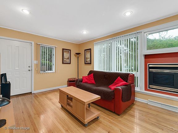 3rd image of 1471 S Lombard Ave