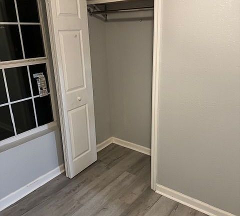 4th image of 2332 Keith St