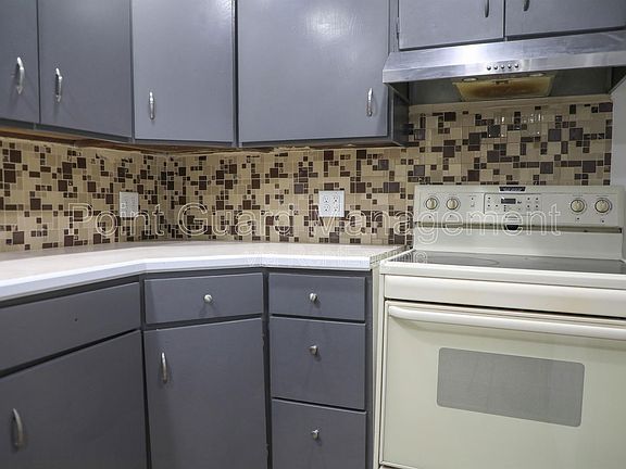 2nd image of 3004 Marcy St #1