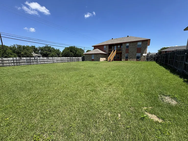 5702 Greengate Dr — Photo 17