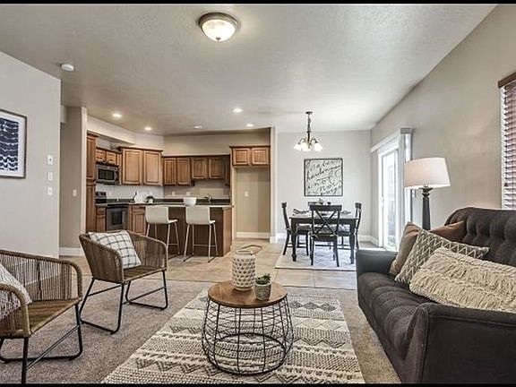 5th image of 2539 N Elm Dr